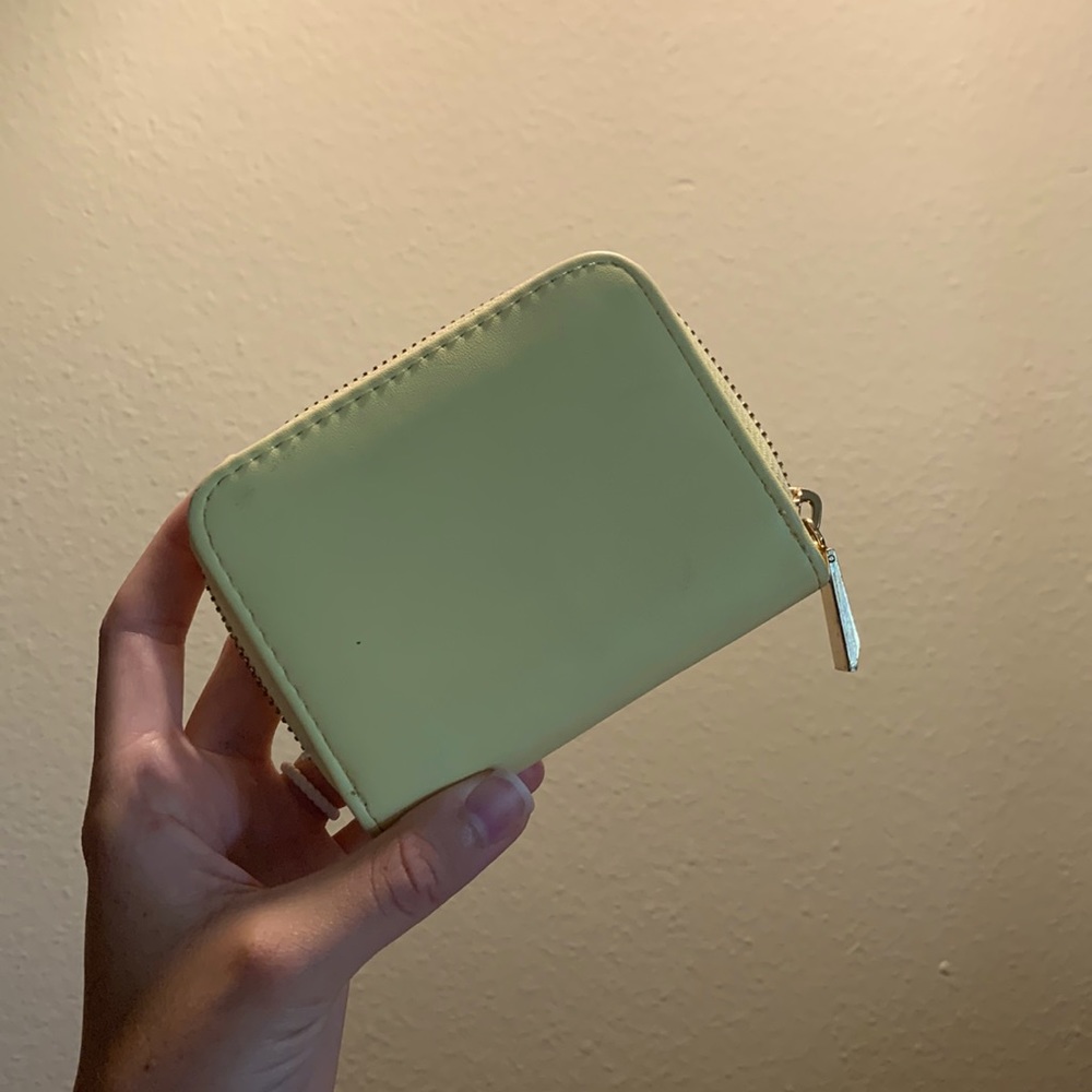 Small yellow wallet/change purse.